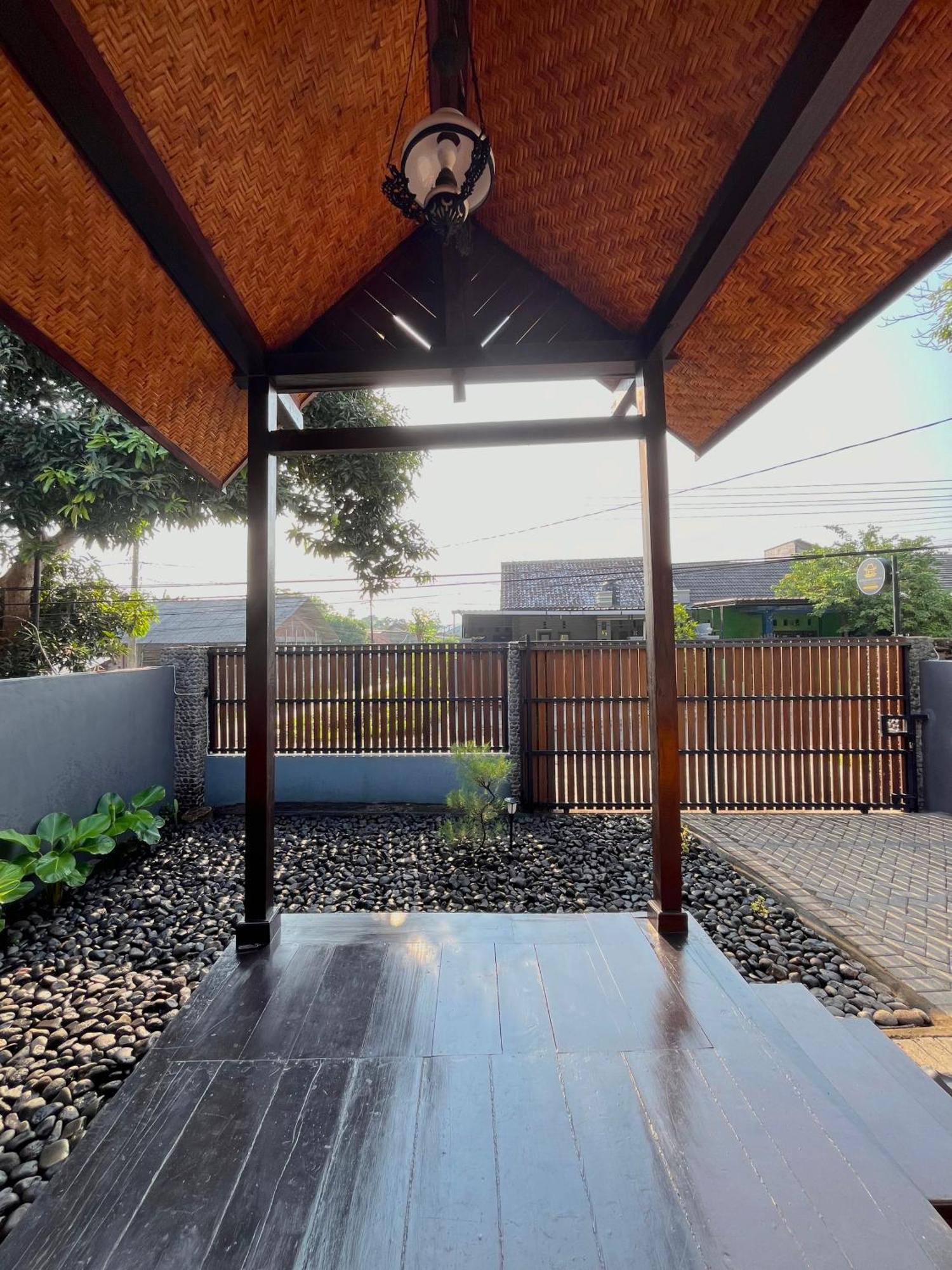 Joglo Homestay Banyuwangi Banyuwangi  Εξωτερικό φωτογραφία