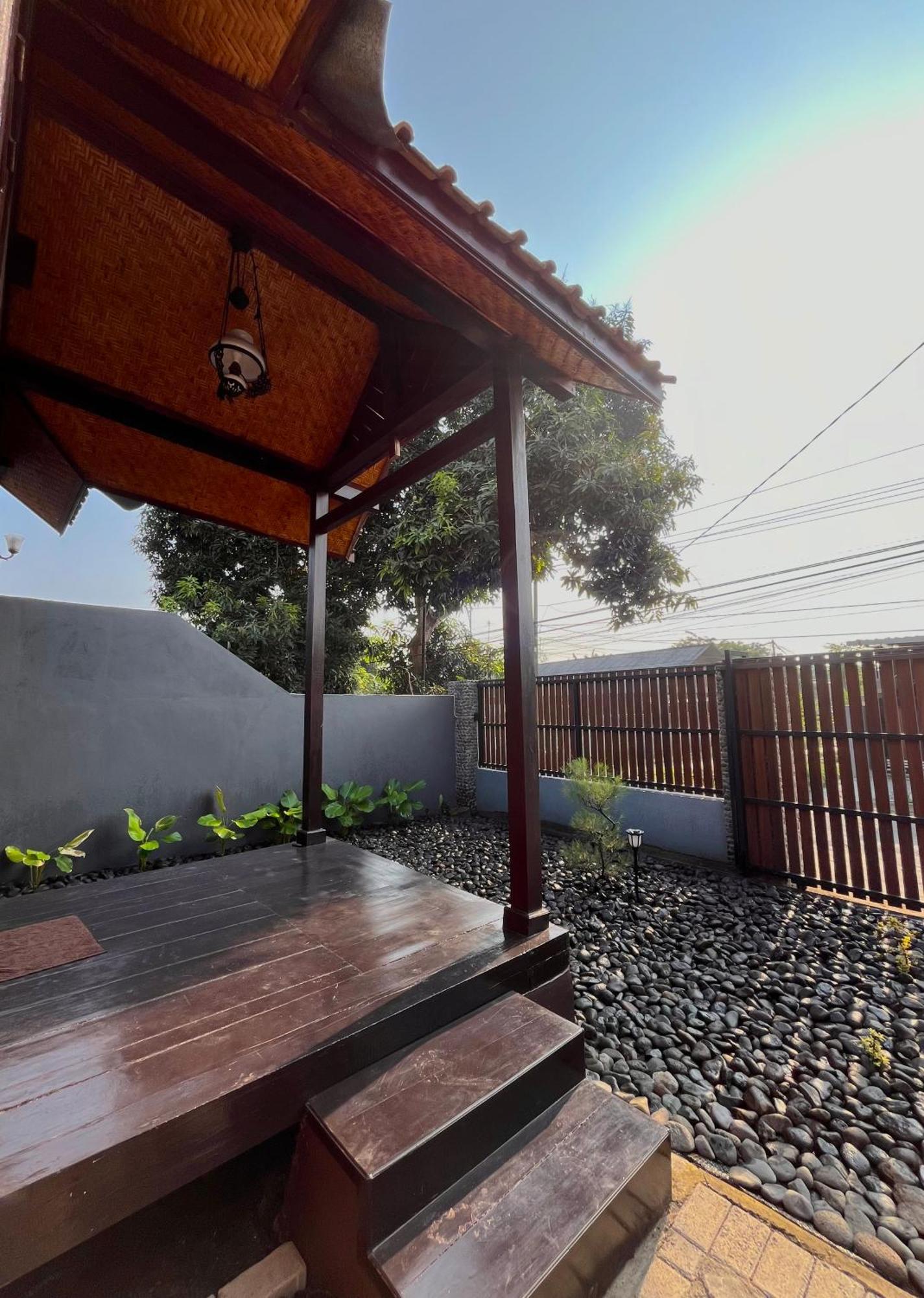 Joglo Homestay Banyuwangi Banyuwangi  Εξωτερικό φωτογραφία